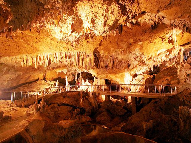 ■石垣島鍾乳洞　入洞付き　組合せ自由自在の人気ツアー！　石垣島・竹富島・西表島ホテルチョイスプラン　3泊4日3