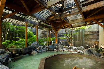 【伊丹空港発着】 登別・湯の川・定山渓温泉に泊まる!みなみ北海道4日間(お寛ぎプラン)