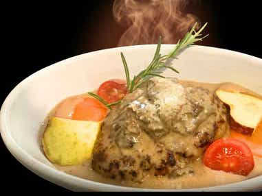 【群馬県内発】 茨城県食材×地元の本格洋食店 数量限定ポルチーニ茸ソースのハンバーグと秋の彩りビュッフェ♬ 国営ひたち海浜公園・赤の絨毯ぽこぽこ「コキア」 日帰り