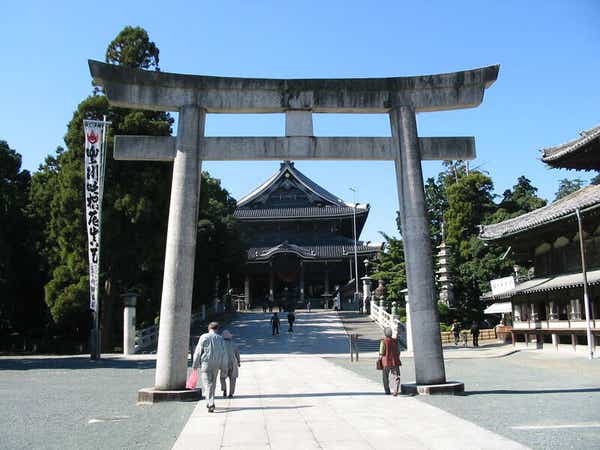 【三宮・梅田・京都ルート発】 伊勢神宮内宮&豊川稲荷 初詣と深海生物で話題「竹島水族館」　2日間1