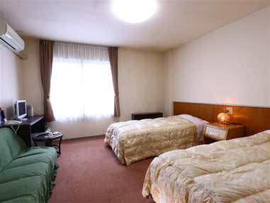 ■●夜発バス　栂池高原　手ぶらDEボード・スキー　ホテルサンプラザ栂池（1泊4日）