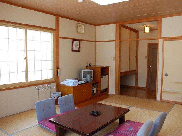 ■【夜発バス】エイブル白馬五竜＆Hakuba47スキー場　スキー場直営ブランドレンタル貸出・お部屋はバス・トイレ付き　ホテルモンブラン白馬（2泊4日）1