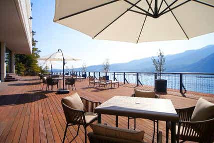 【滋賀県内発】 瀬戸桜旅情~宮島眺望の宮浜温泉『安芸グランドホテル』春の懇親会2日間