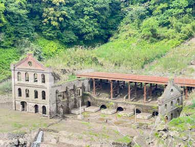 【山口県内新幹線(新下関~新岩国)発】 幻の「曽木発電所遺構」と南九州 涼景絶景10景めぐり3日間~霧島・青島・神秘の高千穂峡~