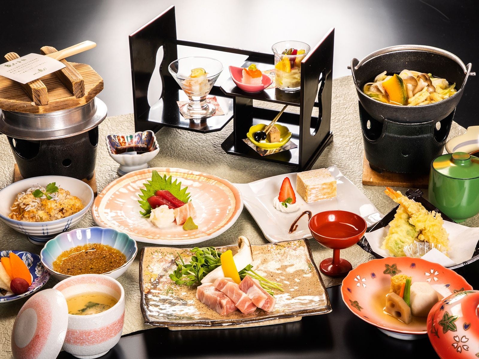 ぶどうの王様シャインマスカット食べ放題＆石和温泉1泊２日1