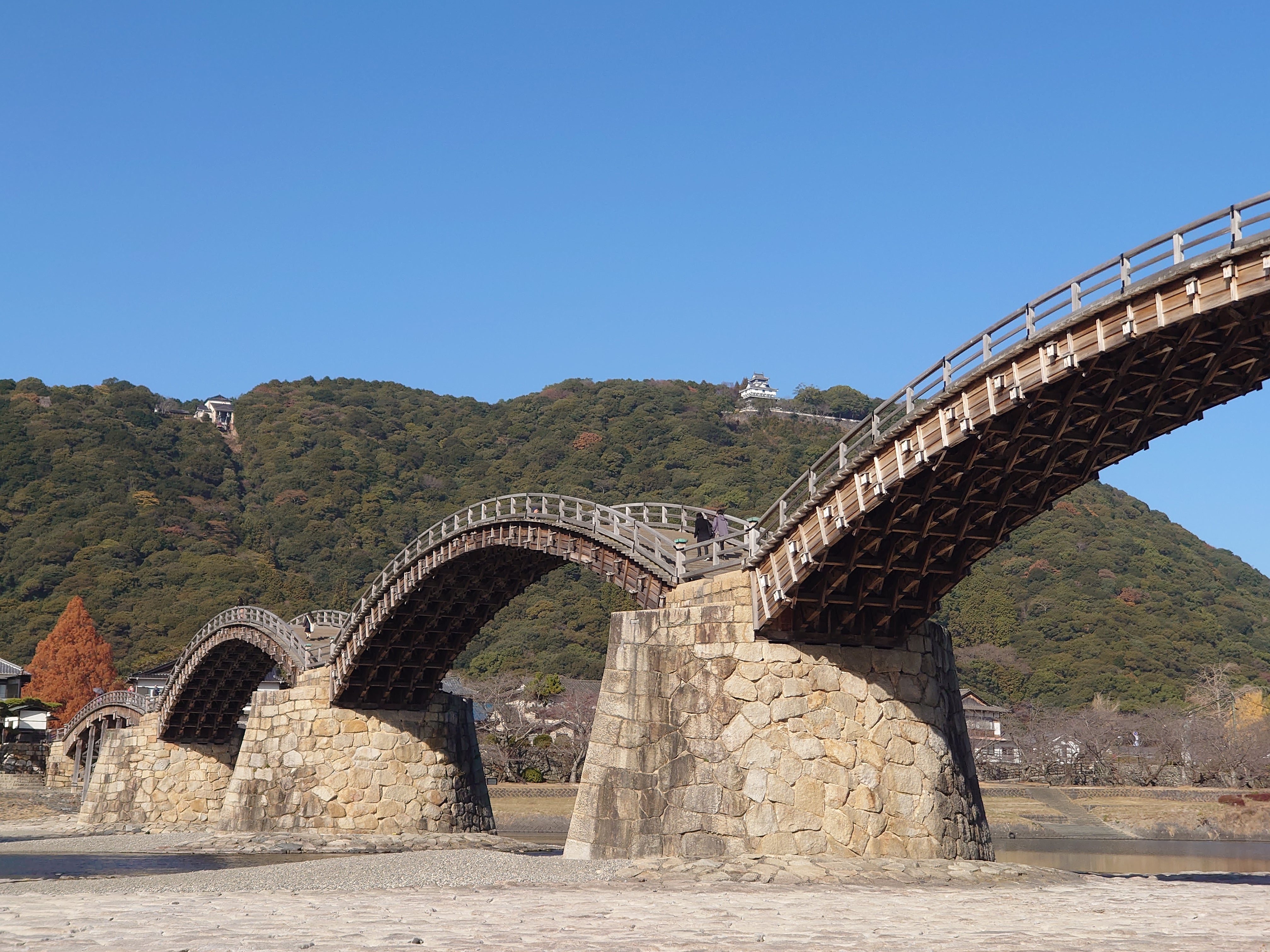 【羽田空港発】 安芸の宮島と出雲大社・岩国・広島２日間1