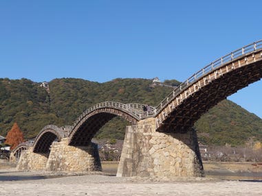 【羽田空港発】 安芸の宮島と出雲大社・岩国・広島2日間