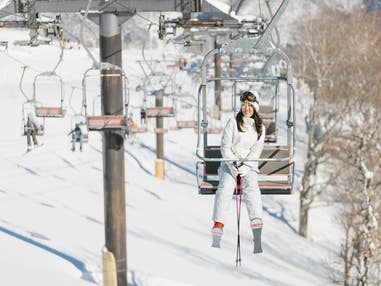 ■●【新宿発着Ａタイム】朝発日帰り　苗場（※苗場エリア6時間券）【滞在約5時間40分-6時間10分】