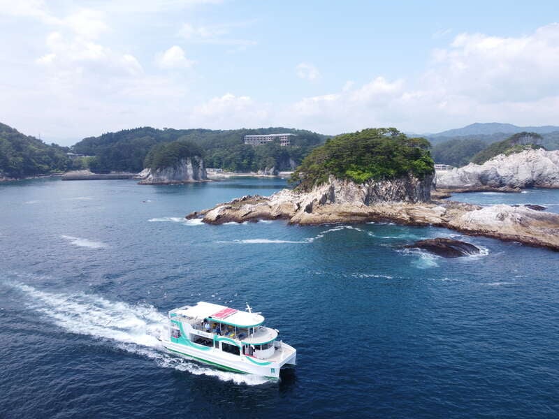 【秋田市内発】 名勝浄土ヶ浜の絶景　「浄土ヶ浜パークホテル」に御宿泊 雄大な太平洋のパノラマと奇岩の三陸海岸クルージング3