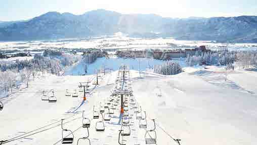 【新宿朝発】ぶっとび！日帰りスキー＆スノボ｜上越国際スキー場（リフト券付）