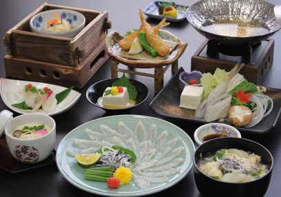 【光・下松・徳山発】＼あなたはどっち？／フクorカニ選べる御膳と音信川うたあかり2026　日帰り