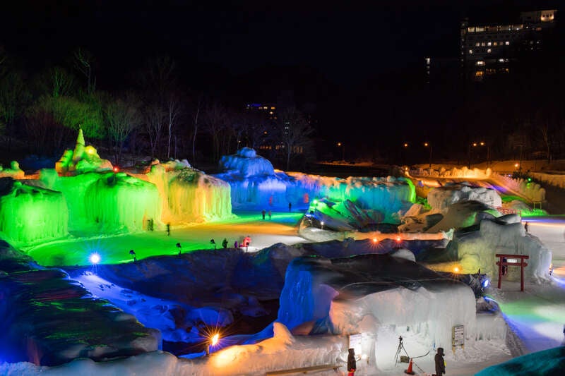 【高知龍馬空港発】 感動のオホーツク大氷原・流氷クルーズと阿寒湖・層雲峡泊北海道冬フェスティバル３日間2