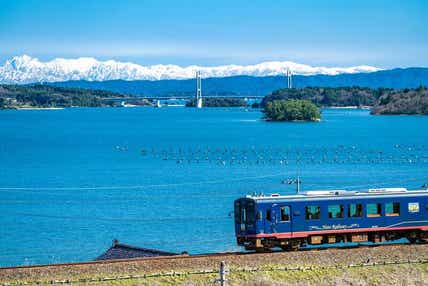 【富山県内発】 のと鉄道「語り部列車」と能登かきのご昼食