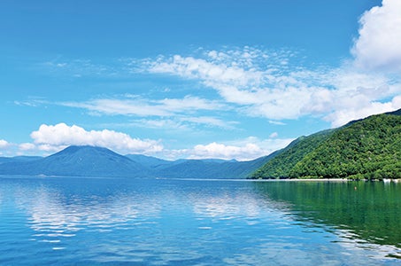 【宮崎発】名湯登別5つ星の宿プラチナと2つの当社基準最上級Sランクホテルご宿泊北海道紅と蒼の8つの絶景めぐり4日間　～錦秋に降り立つ雄大な北の大地―澄み渡る蒼と彩り深き紅の絶景～1