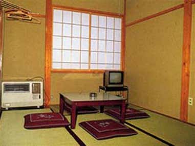 ■【浜松・静岡発】夜発バス　上越国際スキー場　ロッジ一代　（1泊3日）