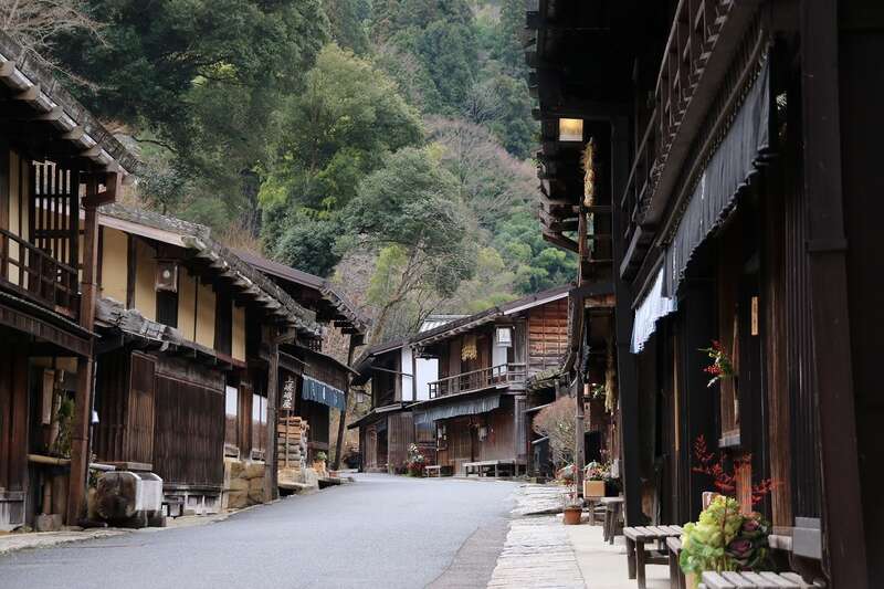 【近鉄（大阪難波駅～大和八木駅）発】 《近鉄特急ひのとり利用》山岳リゾートの聖地・雪解けの上高地と南信州桃源郷『阿智村・花桃の里』2日間3
