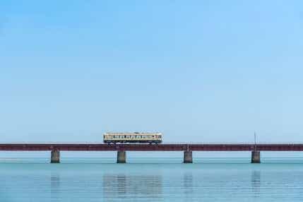 「海を走る列車」由良川橋梁を行く！京都丹後鉄道と”日本のヴェネツィア”伊根の舟屋めぐり遊覧船【大和八木・橿原神宮・五位堂発】
