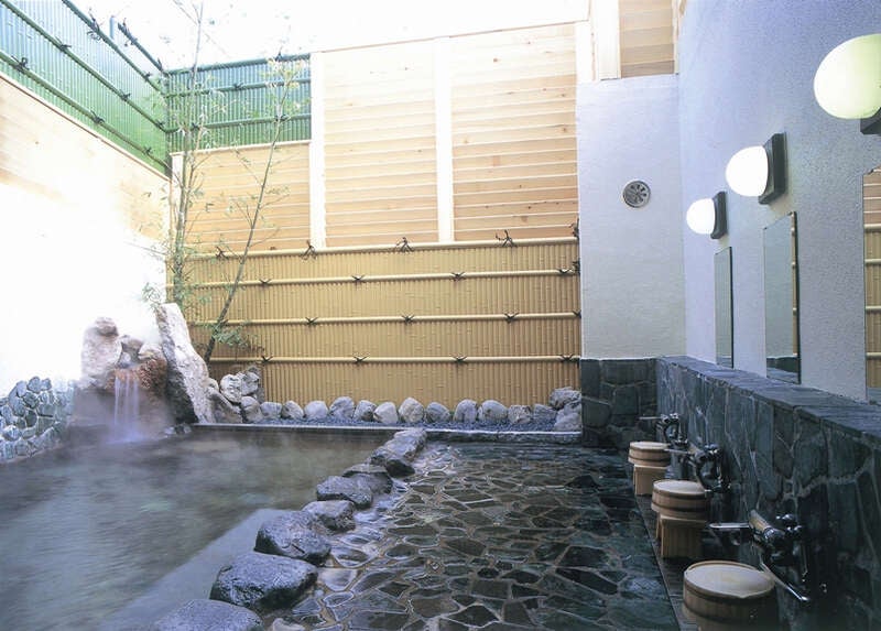 【富山県内発】 富士芝桜まつり　と　富士五湖　花めぐり　八ヶ岳・清里　甲州「石和温泉」２日間3