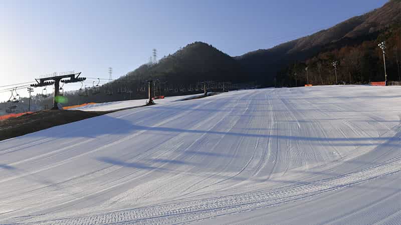 【新宿朝発】雪マジ対象！日帰りスキー＆スノボ｜カムイみさかスキー場（リフト券無）2