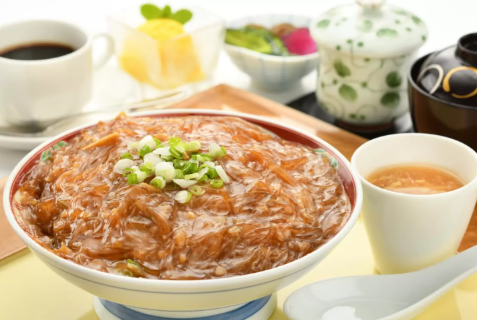 【石巻・仙台発】約50万本！日本最大級のツツジの名所！　 徳仙丈山ハイキングと気仙沼名物フカヒレ丼 日帰り2