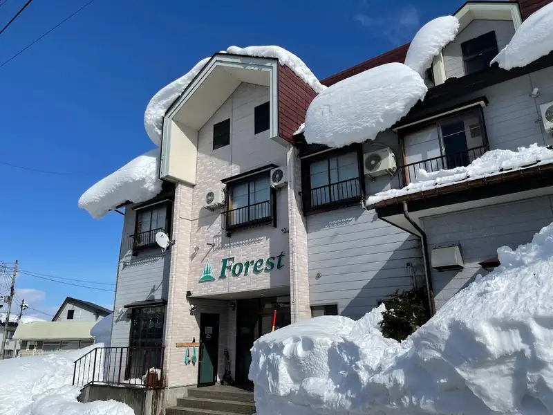 朝発バス／池袋発　スキー亭フォレスト　舞子スノーリゾート　選べるリフト券｜ゲレンデまで徒歩1分の好立地！毎年リピーターの方にご好評いただいているお宿です♪1