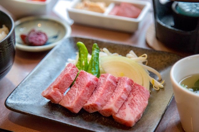 【梅田発】近江八幡　近江牛と城下町散策　四季を感じる水郷の町近江八幡よくばりツアー2