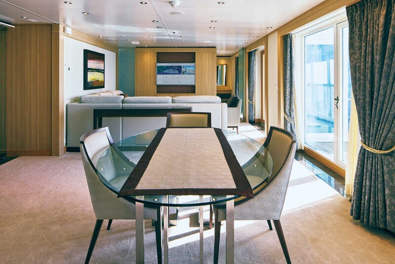 MITSUI OCEAN FUJI【横浜発着】夏の中津・下関クルーズ（8日間） MITSUI OCEAN スイート3