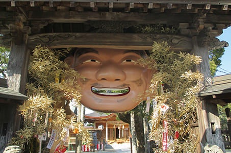 【大分・別府発着】巨大えびすと白ヘビ金運祈願 新春詣でとあまおう・7種の海鮮丼 in佐賀 日帰り1