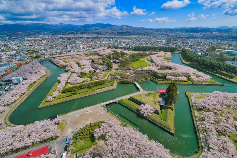 【新大阪駅・京都駅発】 《日本100名城めぐり》 桜舞う！ 日本100名城めぐり 北東北・北海道編（３日間）2