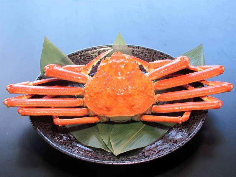 【兵庫県内発】 日頃の感謝を込めて...本ズワイガニ又はいちご4パックの選べるお持ち帰り付き！大感謝祭ツアー　滋賀　日帰り1