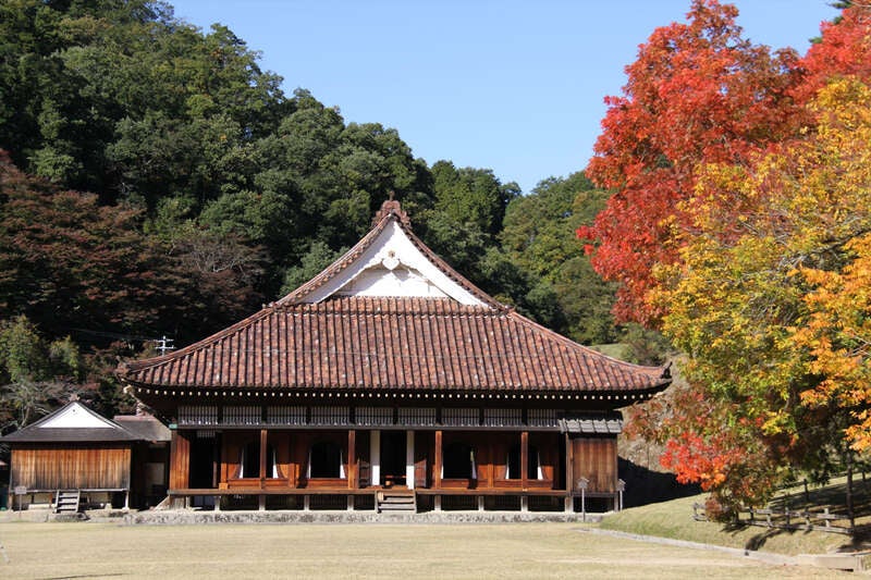 【阪神地区発】 今秋ファイナル！生松茸とブランド黒毛和牛すき焼き食べ放題！＆岡山紅葉巡り　日帰り2