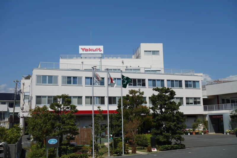 【千葉県内※銚子・茂原発着ルートを除く発】 ツアー初登場！ヤクルト湘南化粧品工場見学と 横浜中華街コース料理＆中国伝統芸能「変面ショー」 日帰り3