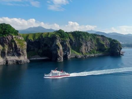 【早90】◆中部国際空港発着！◆【ジャンボマーチ・添乗員同行】往復新千歳空港利用！阿寒湖温泉・知床ウトロ温泉・層雲峡温泉に泊まる夏の北海道ぐるり周遊4日間【四季の花・風景】【世界遺産】1