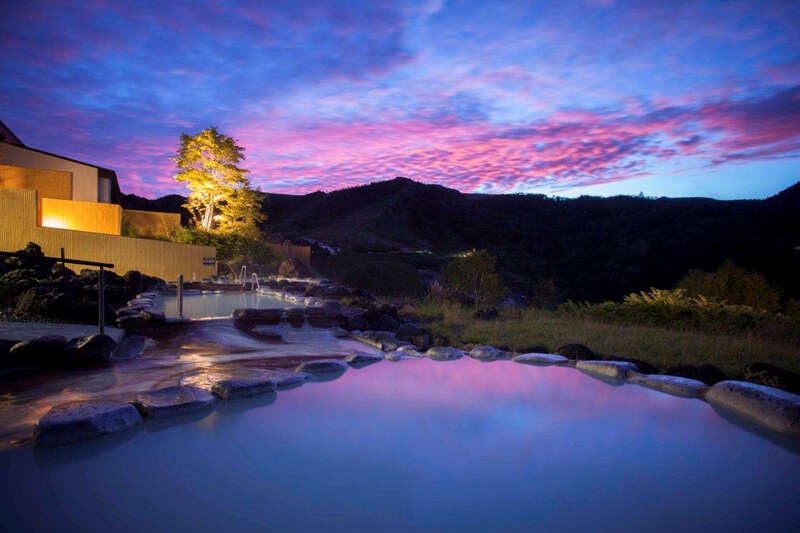 【宮城県・新幹線駅（仙台駅・白石蔵王駅・古川駅・くりこま高原駅）発】 上州名湯めぐり！天下の名湯草津温泉・標高1800ｍの別天地乳白色の万座温泉　上州桜の名所めぐりと伊香保温泉祭り 3日間2