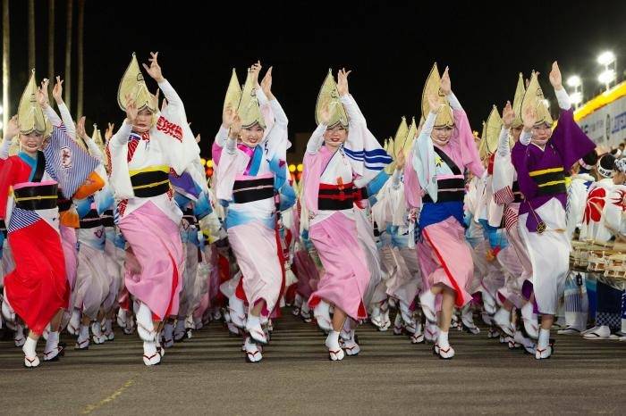 熱狂の阿波踊り！「有料演舞場」観覧席S指定席でたっぷり鑑賞！日帰りツアー【河内磐船・枚方市・JR高槻発】1