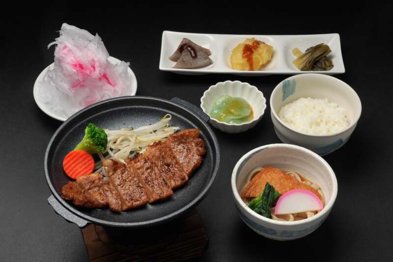 【茨城県内発】 花の絨毯！約40万株『羊山公園芝桜の丘』　春色の名勝『長瀞』＆秩父名物ランチ3