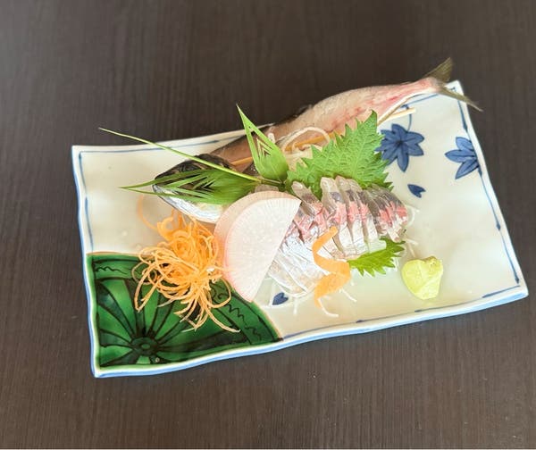 【大分・かんたん・北浜・別府発】 お一人様1匹旬を迎えた活アジの姿造り付き鯵づくし御膳を食す！夏のごっつあんですバスツアーin佐賀 日帰り2