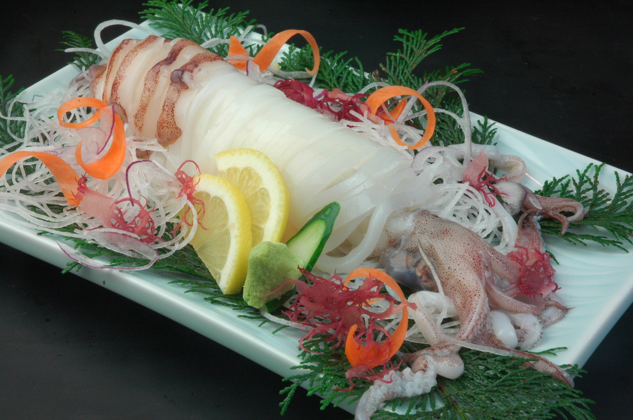 【阪神地区発】 日本海浜坂港の水産会社のお店で食す！白いか姿造り・あわび踊り焼き・うにと名瀑「猿尾滝」＆ 絶景「餘部鉄橋空の駅」　日帰り1