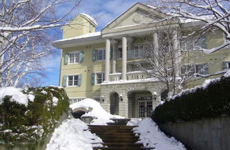 「旅せよ平日！キャンペーン」【往復新幹線指定席で行く】「苗場スプリングスホテル」 2泊3日【リフト2日券付】【夕食・翌朝食付】1