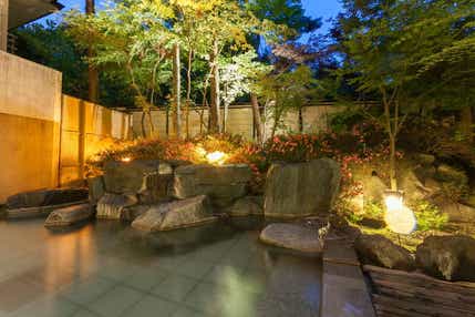 【岡山空港発】 草津温泉・四万温泉・世界遺産富岡製糸場　３日間