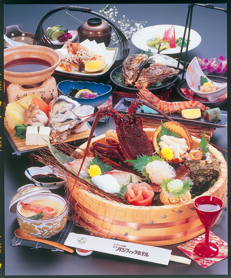 【出雲市駅・松江駅・安来駅・米子駅発】 伊勢神宮・伊勢エビｖｓ兼六園・カニ食べ放題の旅３日間1