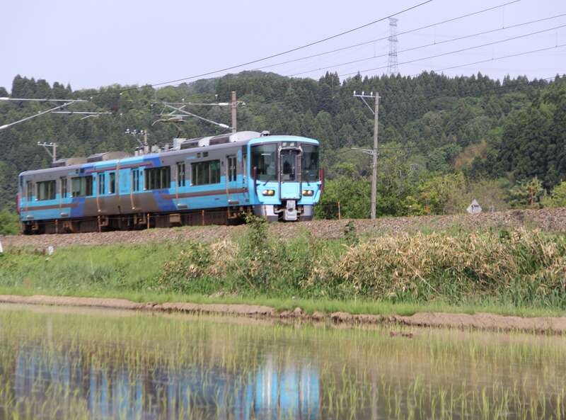 【大阪駅・新大阪駅・京都駅発】 北陸の観光列車「ベル・モンターニュ・エ・メール～べるもんた～」「ＩＲいしかわ鉄道」「のと鉄道」乗車と古都金沢２日間2