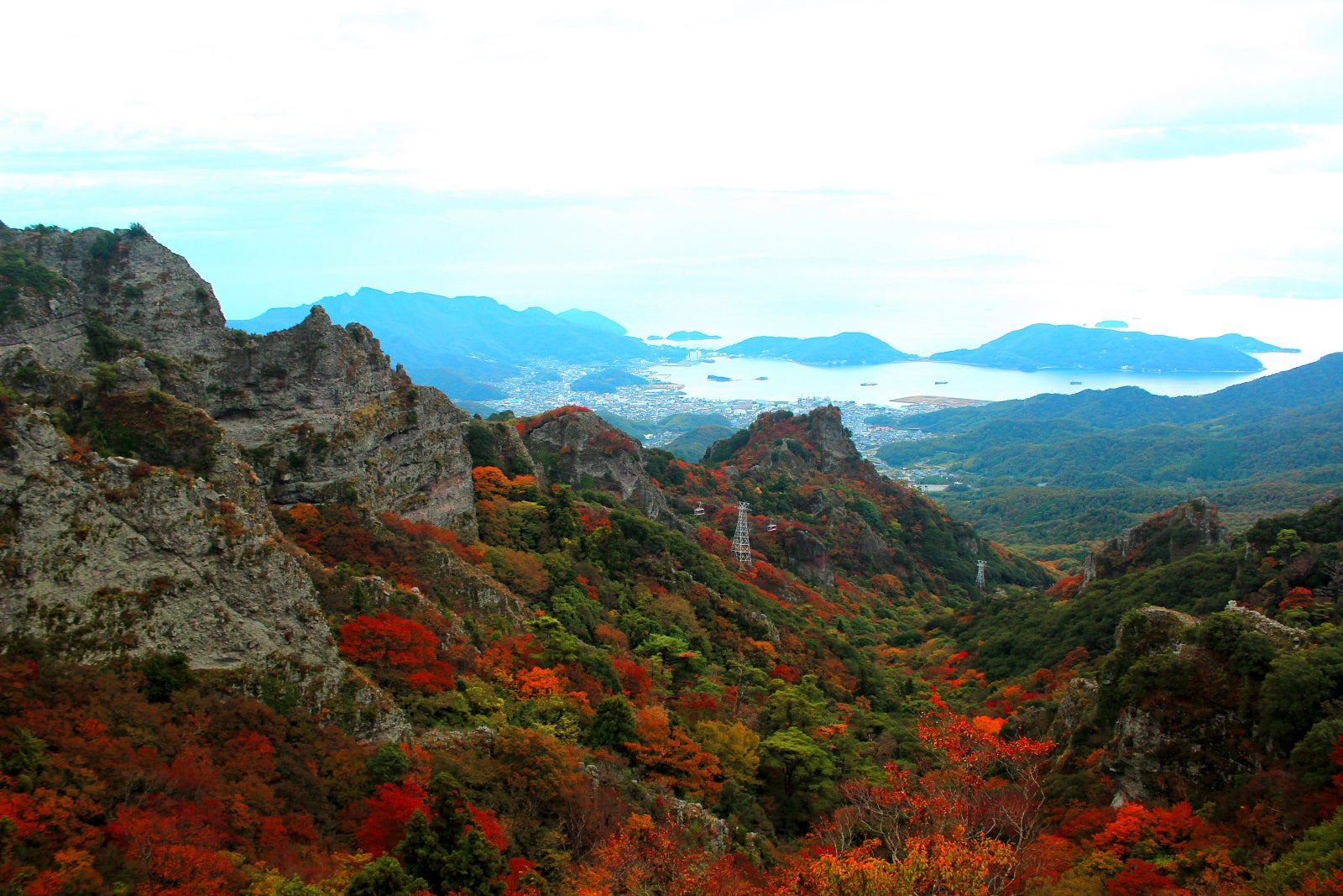 【Ａ/新山口・徳山発】 紅葉の小豆島　寒霞渓ロープウェイと秋彩の栗林公園 ２日間2