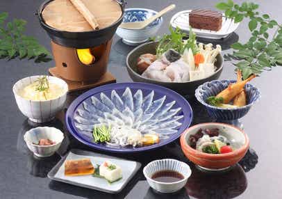 【新大阪駅・新神戸駅発】 読売ロマンの旅　海峡の街下関に泊まる！名物ふぐ料理の夕食とロマンの萩・津和野２日間