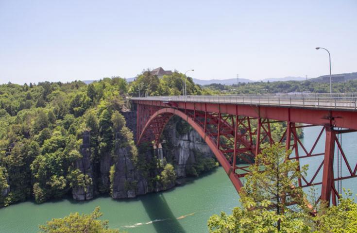 [名古屋発]日本の絶景！虎渓山永保寺にて自由散策に大自然を満喫の恵那峡からまるでタイムスリップしたような古き良き宿場町の「馬籠宿」「妻籠宿」にもお立ち寄り！歩くのが楽しくなる散歩日帰りバスツアー(英語ガイド付) 3