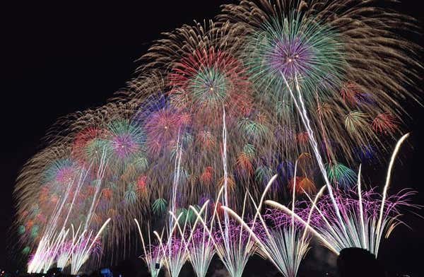 [名古屋発]≪観覧席なしのリーズナブルプラン≫日本三大花火「長岡まつり大花火大会」へ！日帰りバスツアー≪大花火大会への往復バスプラン≫1