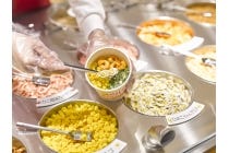 【名古屋駅発】＊日帰り弁当付＊『カップヌードルミュージアム大阪池田でマイカップヌードル作り体験とNIFREL』