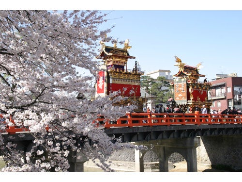【名古屋発】豪華絢爛！春の高山祭＆郡上八幡城下町＆ホテル積翠園で和食ランチ1
