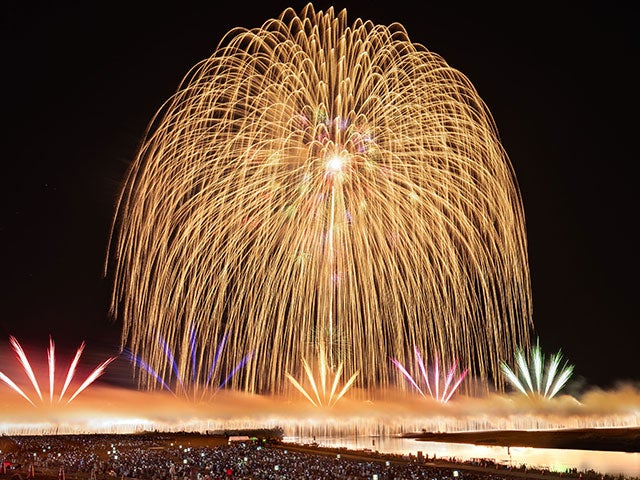 【名古屋発】■２０２６年８月２日（日）■【早90】日本最大級「長岡まつり大花火大会」と「城下町松本めぐり」２日間1