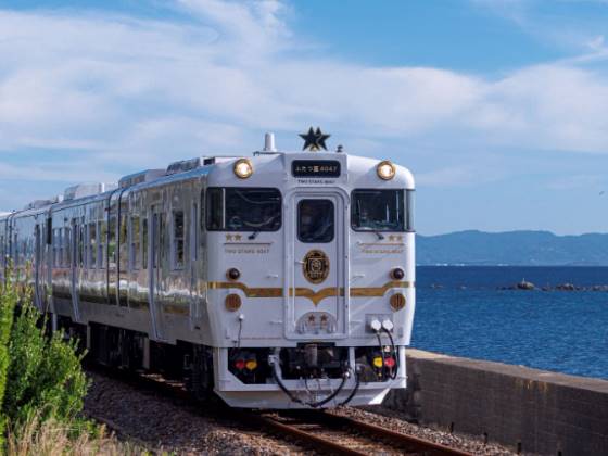 【日帰り／博多発着／添乗員同行】★西九州の海めぐり観光列車★ふたつ星4047乗車の旅 ～春を感じる約10万本の菜の花畑と桜の競演～1